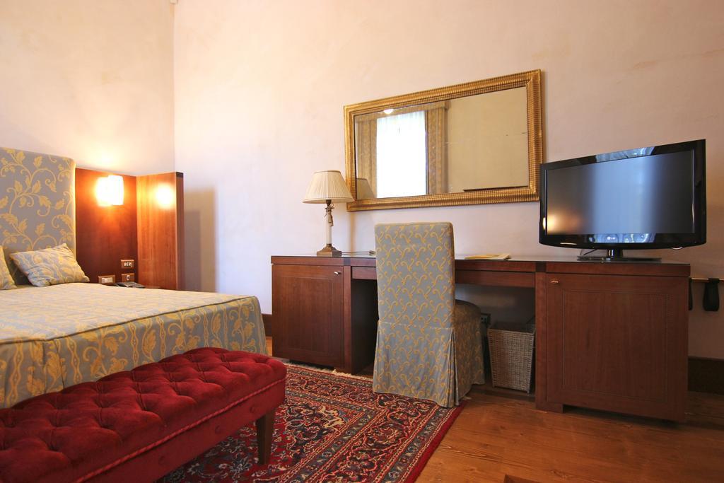 Chambre Lit Queen-Size avec Baignoire Spa